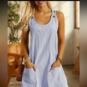 Striped Print Crew Neck Dress, Casual Sleeveless Dress With Pockets